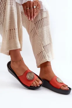 Klapki Na Koturnie|Klapki Na Platformie></noscript>Zazoo 2920 Skórzane Klapki Damskie Na Koturnie Ze Złotym Detalem Pomarańczowe