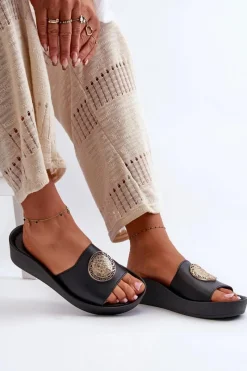 Clearance 2920 Skórzane Klapki Damskie Na Koturnie Ze Złotym Detalem Czarne Damskie Klapki Na Koturnie|Klapki Na Platformie