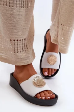 Online Zazoo 2920 Skórzane Klapki Damskie Na Koturnie Ze Złotym Detalem Białe Biały