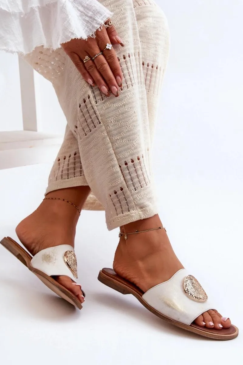 Klapki Damskie Klasyczne>Zazoo 2938 Skórzane Klapki Na Płaskim Obcasie Z Ozdobą Złote Przecierane