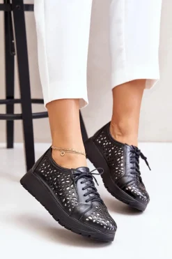 Półbuty Skórzane>Zazoo 2973 Skórzane Półbuty Na Platformie Z Ażurowym Wzorem Czarne Czarny