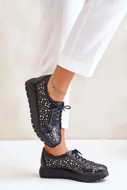 Półbuty Skórzane>Zazoo 2973 Skórzane Półbuty Na Platformie Z Ażurowym Wzorem Czarne Czarny