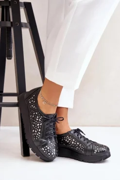 Półbuty Skórzane></noscript>Zazoo 2973 Skórzane Półbuty Na Platformie Z Ażurowym Wzorem Czarne Czarny