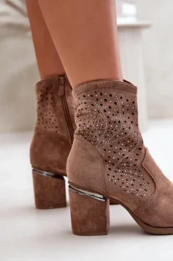 Sale Damskie buty S.Barski Zdobione Ażurowe Botki Damskie Na Słupku Z Eko Zamszu Brązowe S.Barski HY42-029 Brązowy