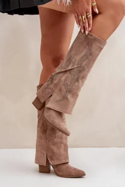 Kozaki Na Słupku|Kozaki Z Wywiniętą Cholewką><noscript><img width=