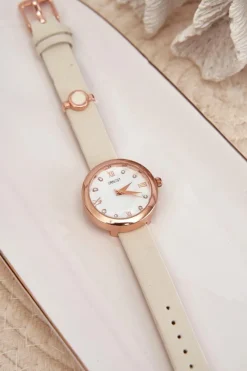 Zegarki></noscript>Ernest Zegarek Damski Na Cienkim Eko Skórzanym Pasku Jasnobeżowy E62146