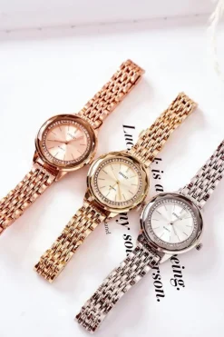 Outlet Zegarek Na Bransolecie Z Cyrkoniami Srebrny Zegarki